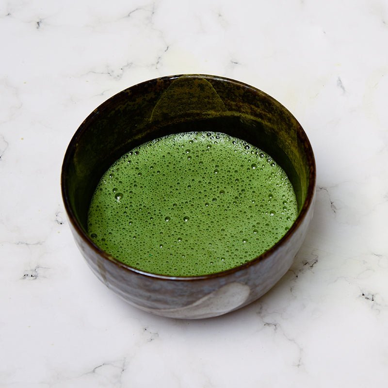 Matcha Tee in Schale