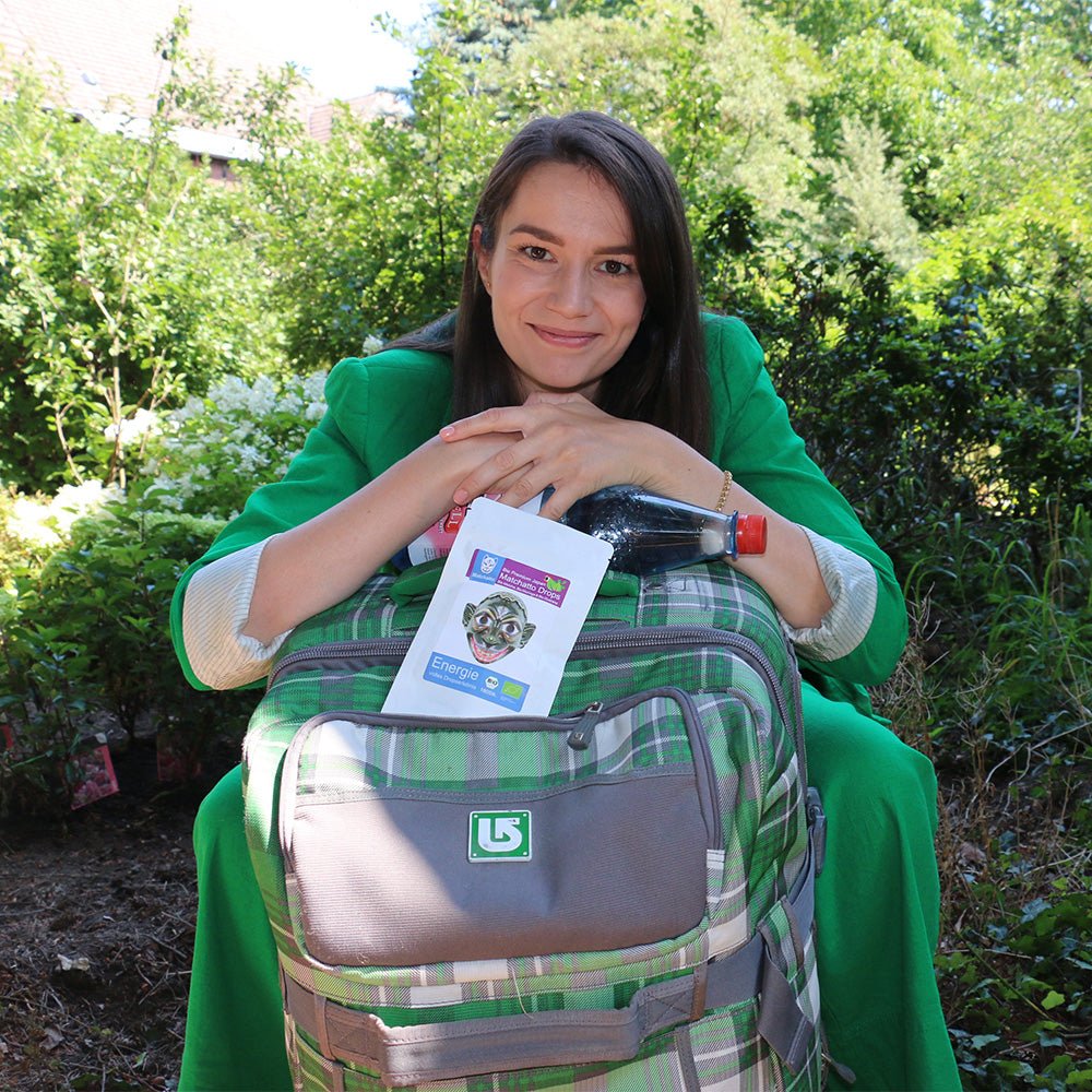 Matchatto Bio Drops Guarana in der Reisetasche